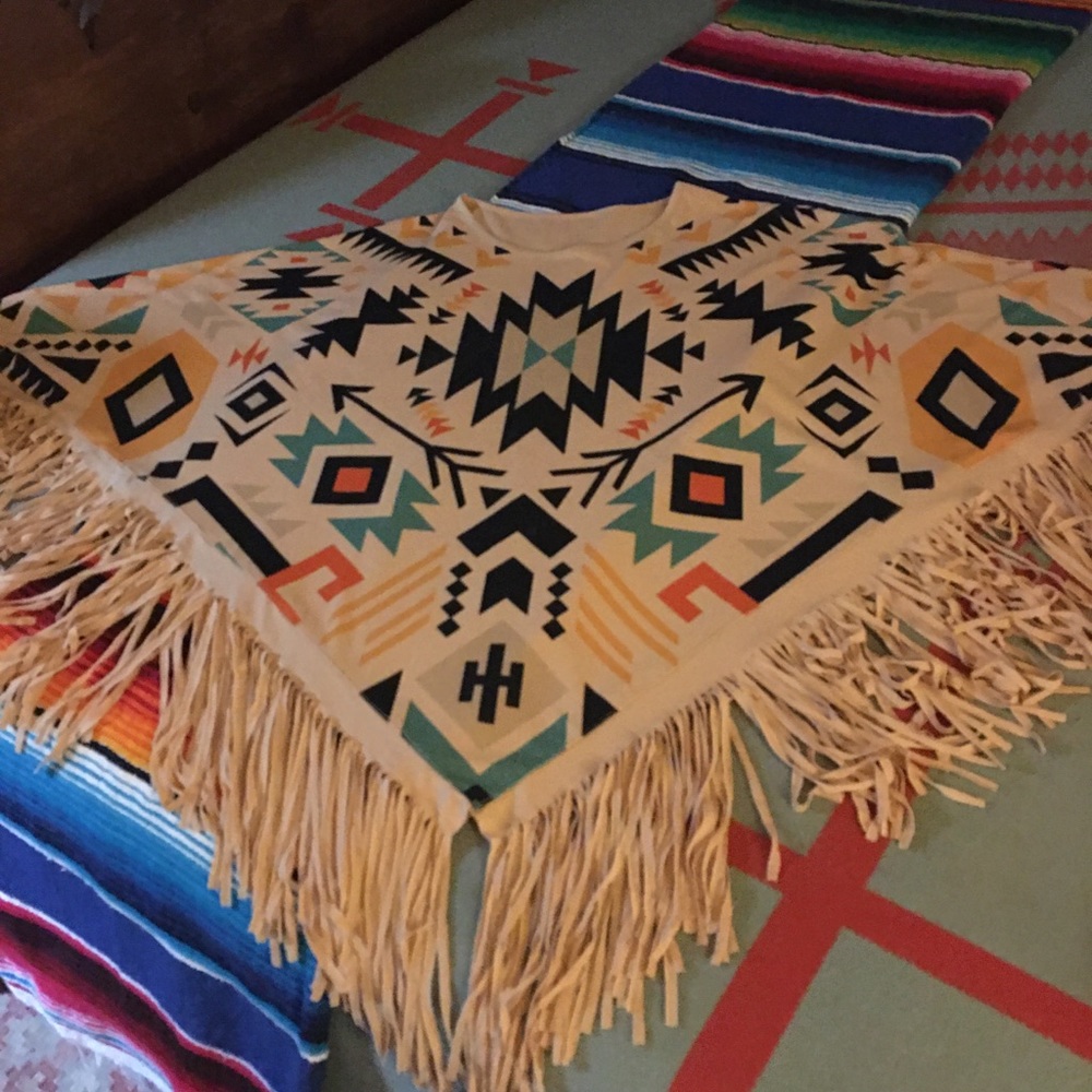 Beautiful Montana West fringe poncho